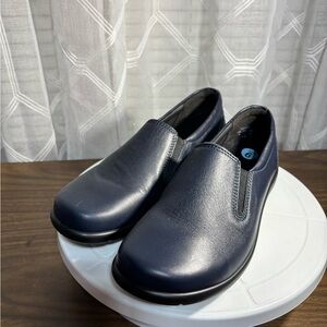 Hotter women’s navy Glove all leather slip on flat loafers NWOT size 6